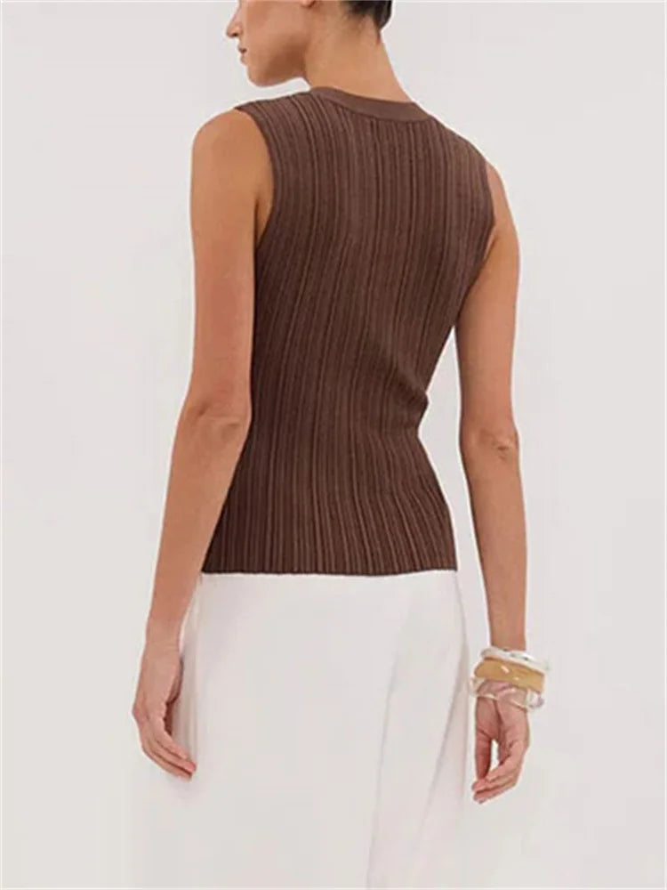 A&A Loe Sleeveless Ribbed Knit Button-Up Top